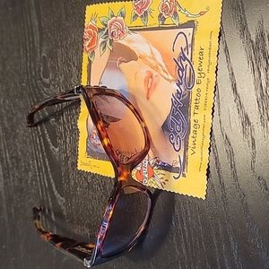 Vintage Ed Hardy love dog Sunglasses  with case&cloth color Tortoise Unisex